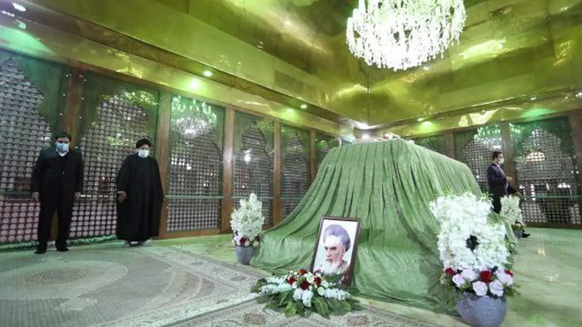 رئیسی به مرقد امام رفت