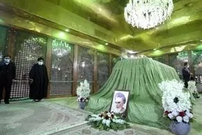 رئیسی به مرقد امام رفت