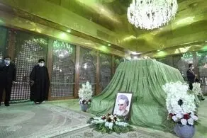 رئیسی به مرقد امام رفت