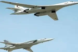 بمب افکن های «بی ۵۲» آمریکا به پرواز درآمدند