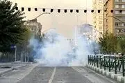 فارس: تجمع اعتراضی در خیابان ولی عصر / اینترنت تقریبا قطع شده است / پلیس برای پراکنده کردن جمعیت از گاز اشک آور استفاده کرد