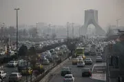 تصویر  ماشینی عجیب با 90 کیلو روکش طلا در تهران