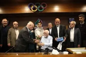 مراسم تجلیل از اردشیر لارودی، پیشکسوت روزنامه نکاری ورزشی 
 و همچنین نفرات اول جشنواره جهانی ایپس در روز جهانی خبرنگاران ورزشی