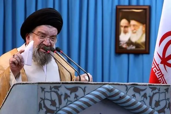 خطیب نماز جمعه تهران: ترامپ از شب تا صبح ۱۴ توئیت می‌زند