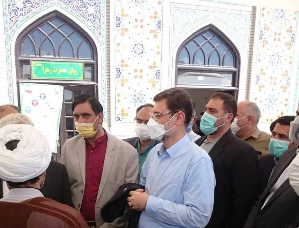 قاضی‌زاده هاشمی در حرم رضوی رای خود را به صندوق انداخت