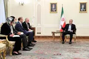 باید به‌گونه‌ای حرکت کنیم که هیچ قدرت خارجی نتواند خللی در روابط دوستانه ایران و ارمنستان ایجاد کند
