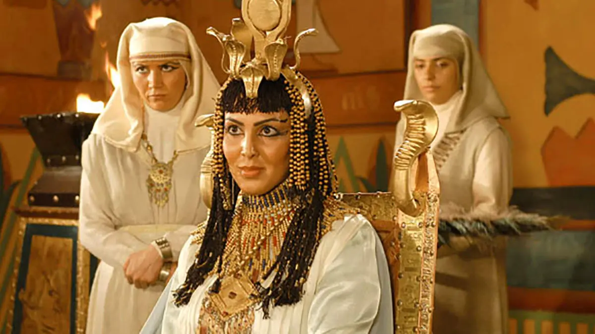 بازیگر سریال یوسف پیامبر در کنار باباپنجعلی سریال پایتخت/ عکس