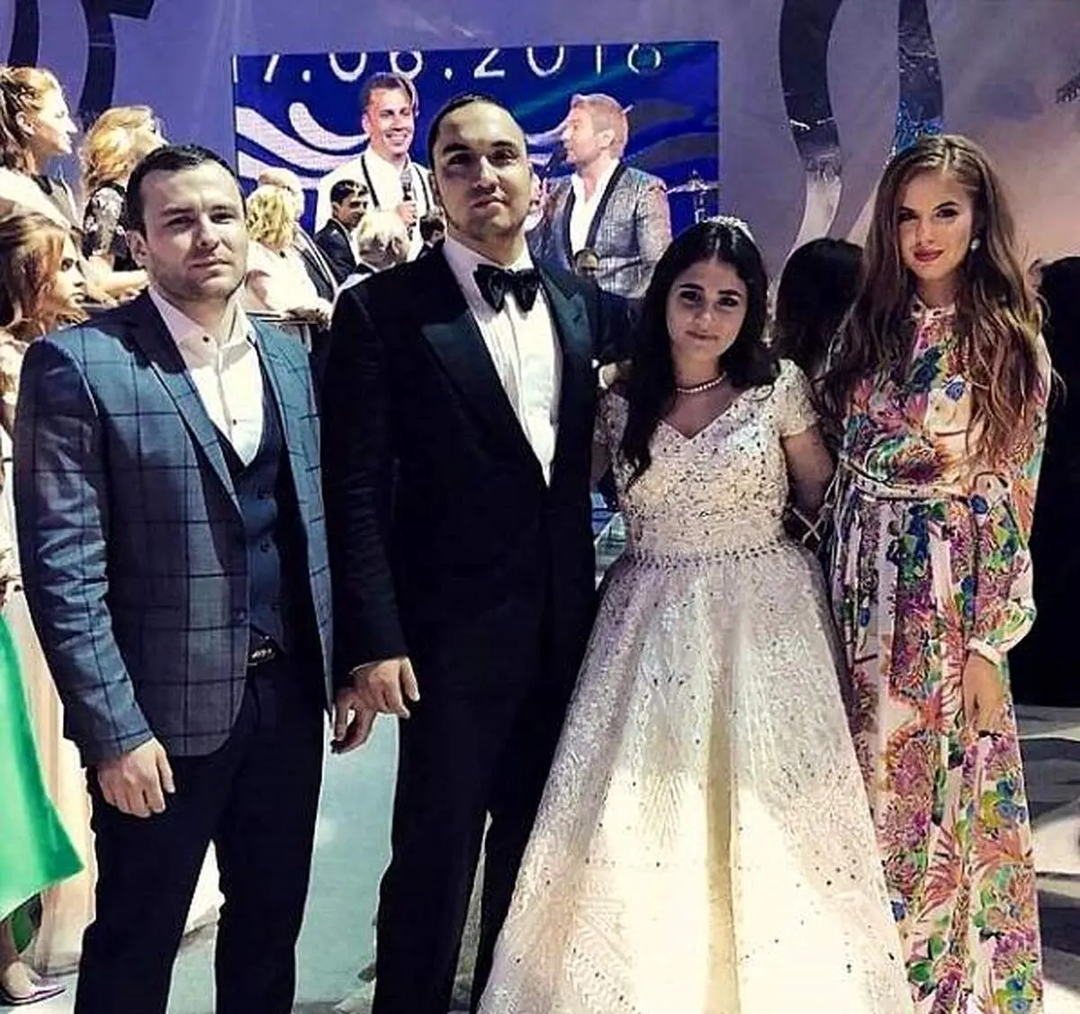 عروسی باورنکردنی پسر میلیاردر با دختر پیش خدمت! + عکس