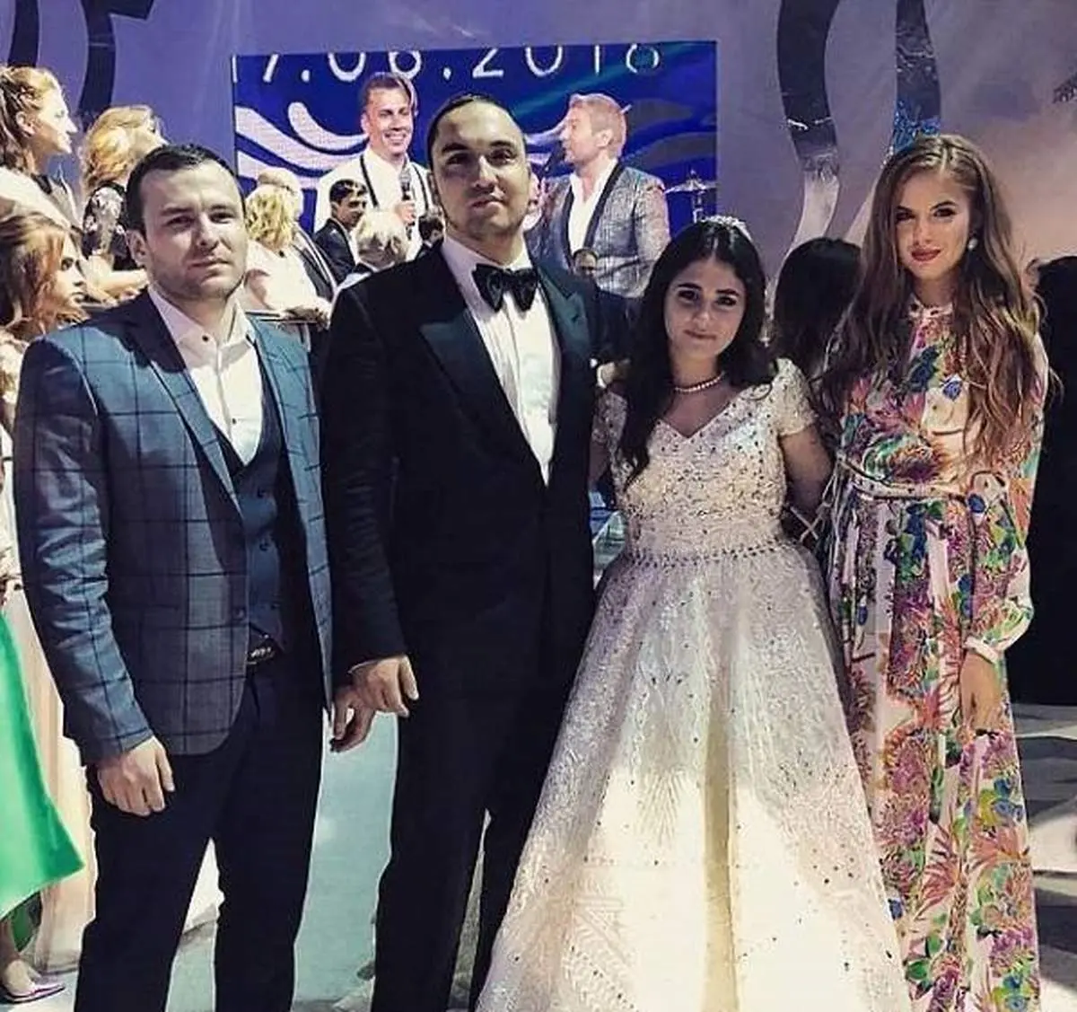 عروسی باورنکردنی پسر میلیاردر با دختر پیش خدمت! + عکس