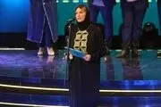 اسامی برندگان سیمرغ بلورین چهل و سومین جشنواره فیلم فجر/ فریبا نادری بهترین بازیگر زن و مصطفی زمانی بهترین بازیگر مرد