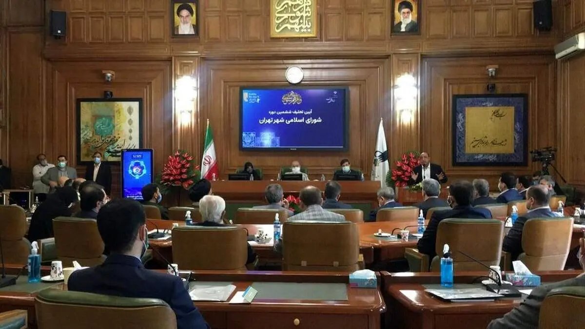 انتقاد از تعطیل نشدن مدارس و ادارات
