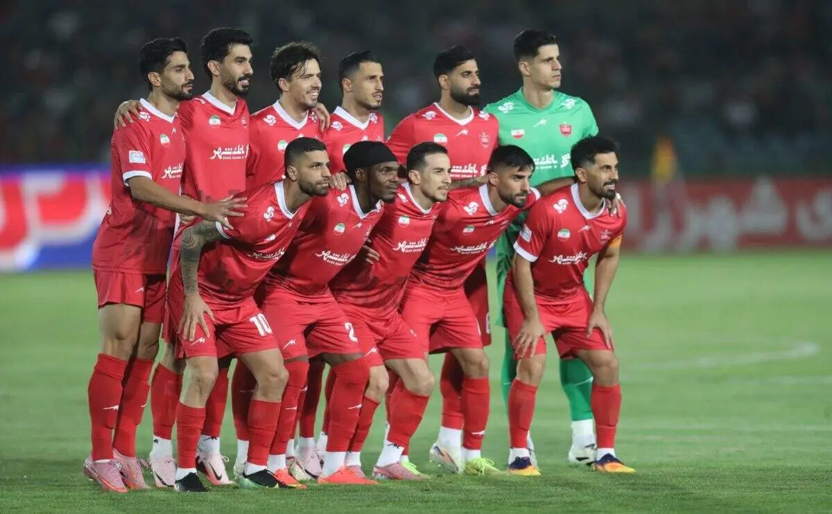 دستیار اوسمار پیراهن یک استقلالی را به یادگار برد!