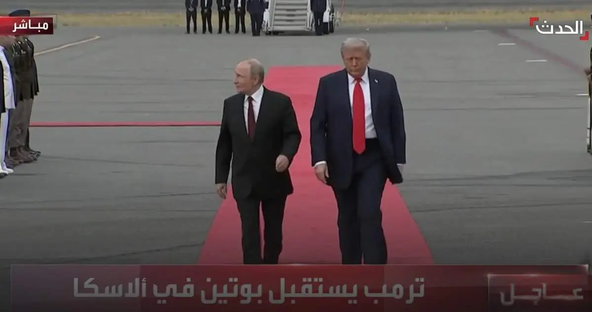 غرش جت‌ها و بمب‌افکن‌ها از بالای سر رهبران روسیه و آمریکا/ واکنش پوتین + ببینید 