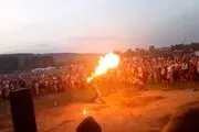 چسبیدن آتش به صورت مرد جوان جلوی چشم مردم! + عکس