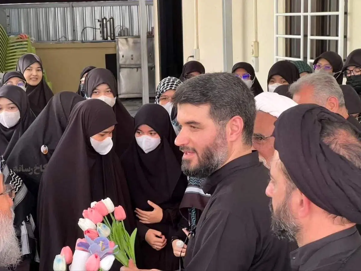 مداح معروف ایرانی در حوزه علمیه خواهران المهدی تایلند! + عکس