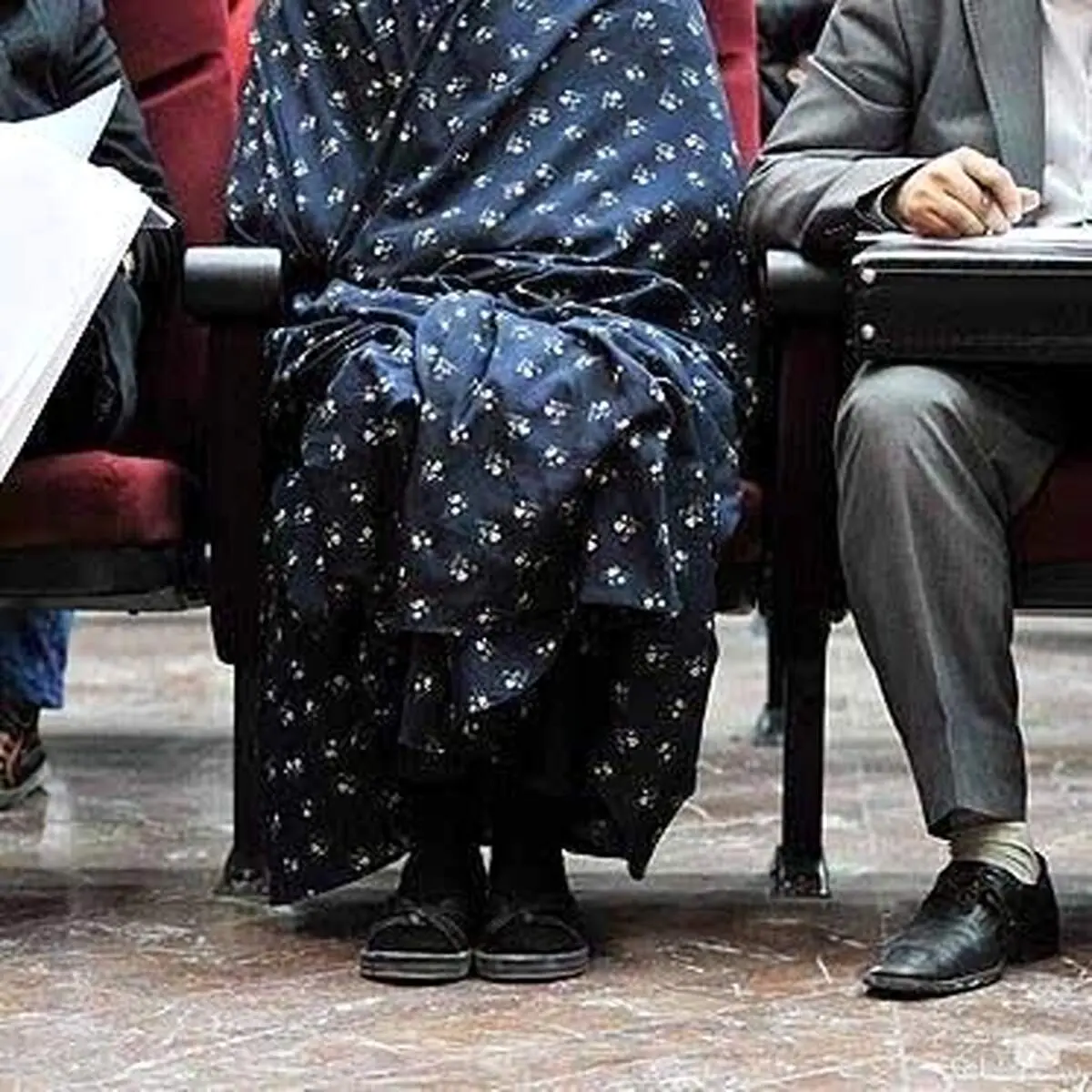 دختر 20 ساله: مرد فامیل وقتی 15 ساله بودم به من تعرض کرد