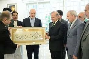 هدیه خاص محمدباقر قالیباف به نخست وزیر پاکستان