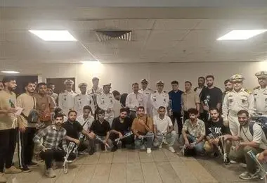 بازگشت کارکنان «ناو لاوان» به کشور پس از ۷ ماه + عکس 