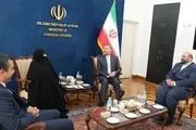 دیدار وزیر امور خارجه با خانواده دیپلمات ربوده شده کشورمان در لبنان