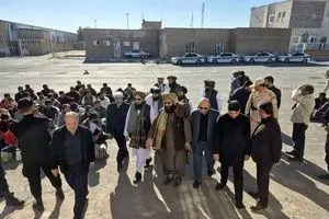 انتقال ۲۱۱ زندانی افغانستانی از ایران به کابل + عکس 