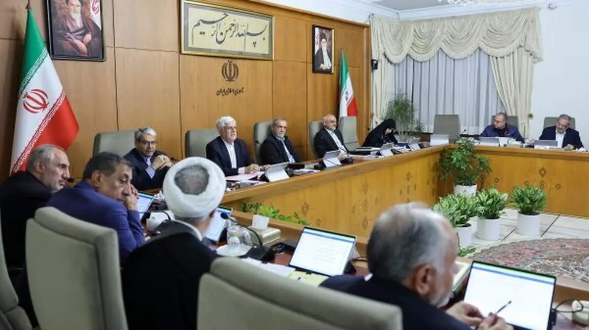 بررسی آخرین تغییرات لایحه بودجه ۱۴۰۴ در مجلس/ ابقای استاندار البرز در دولت چهاردهم 