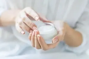 با وازلین یبوست خود را سریعا درمان کنید!