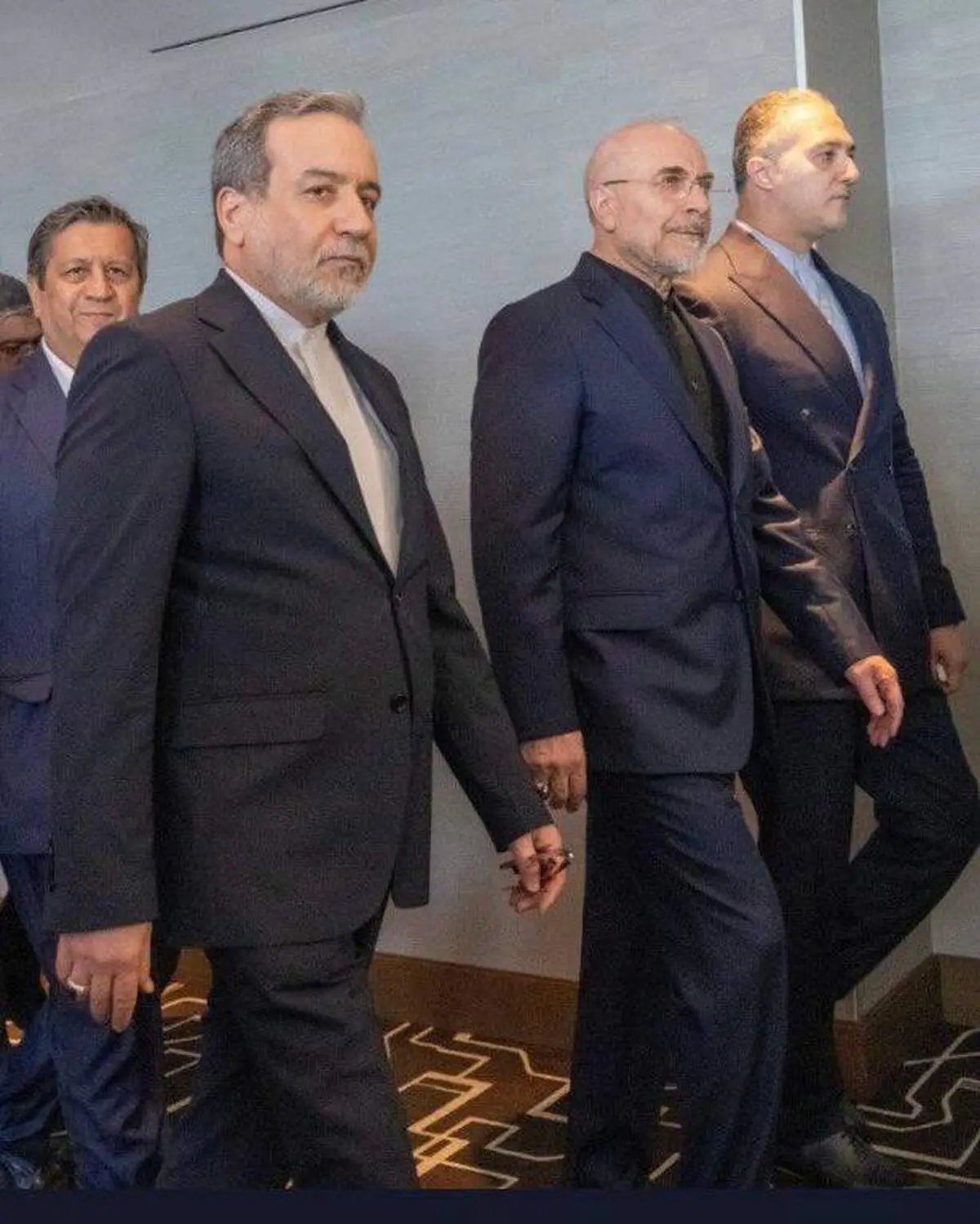 قالیباف و عراقچی به عمان رفتند 
