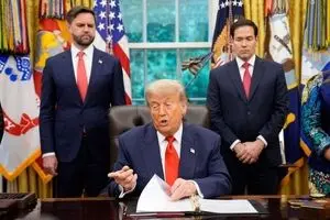 مرخصی اجباری و بدون حقوق یک‌ سوم کارکنان! 