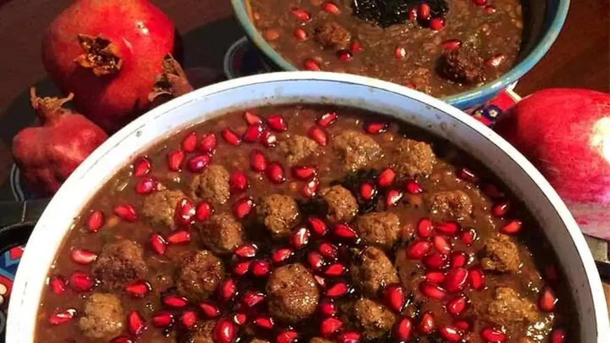 طرز تهیه سوپ انار غذایی برای شب یلدا
