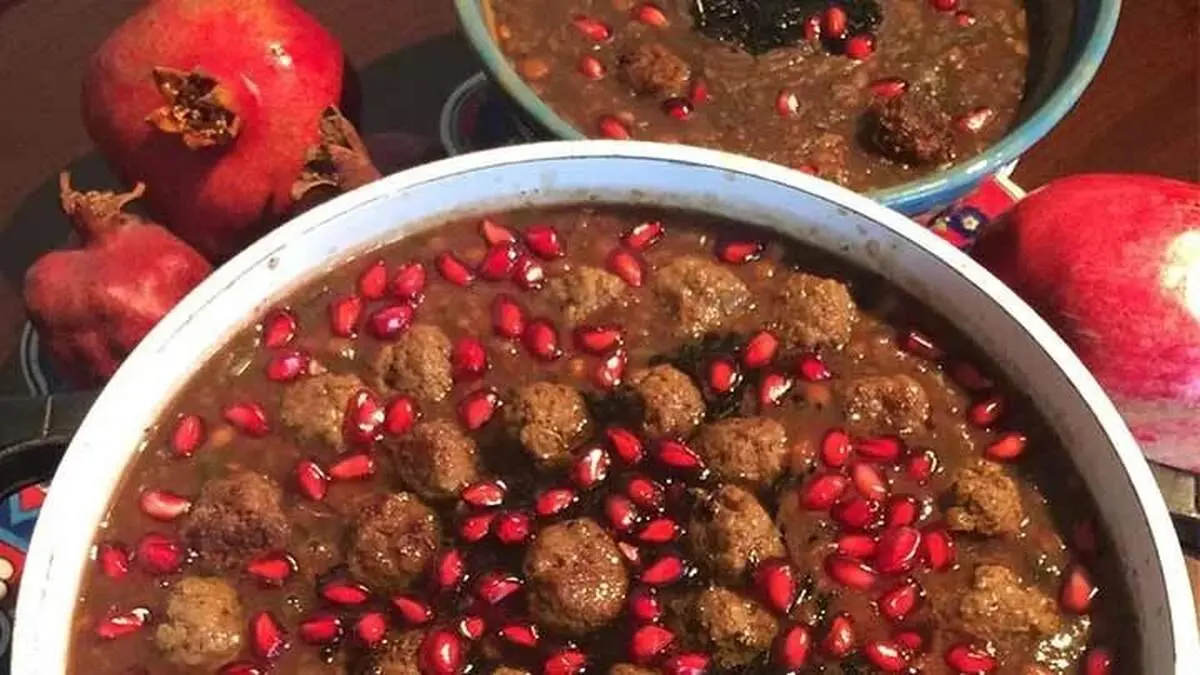 طرز تهیه سوپ انار غذایی برای شب یلدا