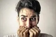 تصویری ترسناک از یک روح حبس شده در یک خانه متروکه+ عکس