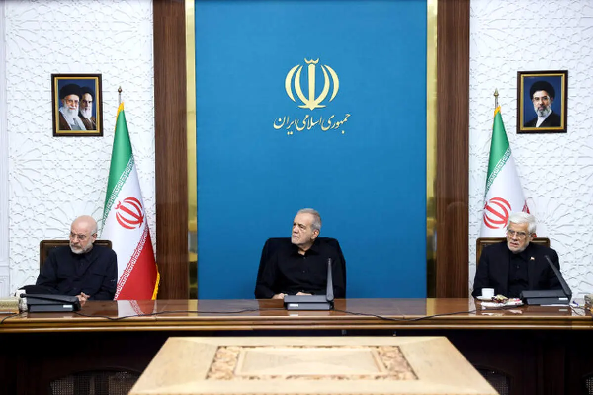 پزشکیان: همه دستگاه‌ها برای حضور مردم در مراسم وداع و تشییع رهبر شهید انقلاب تلاش کنند