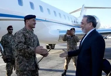 توییت عراقچی بعد از استقبال از فرمانده ارتش پاکستان