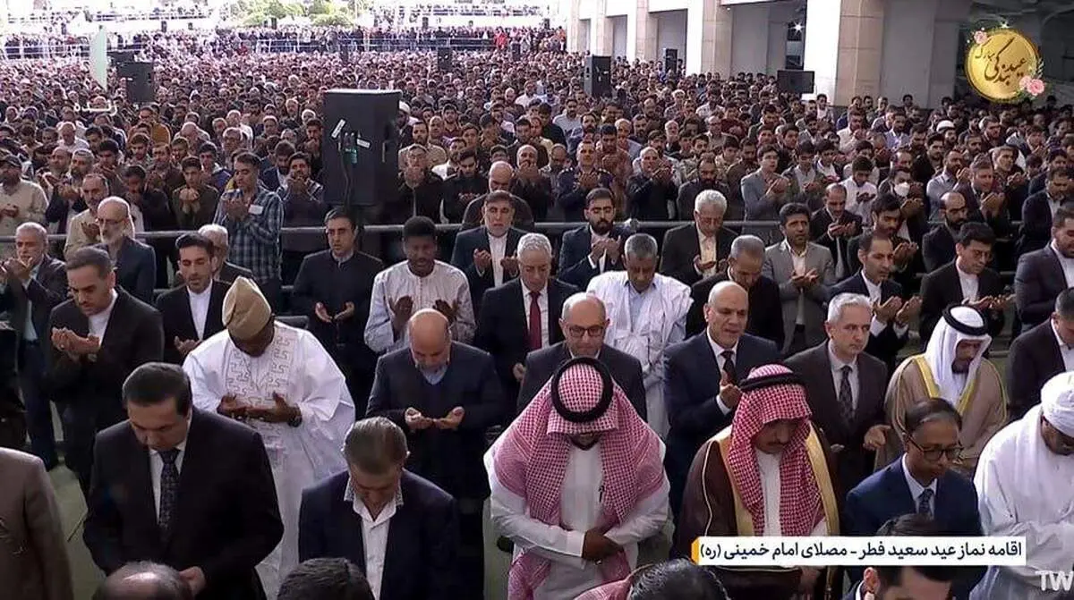 حضور سفرا و نمایندگان دیپلماتیک کشورهای خارجی در مصلی تهران + ببینید 