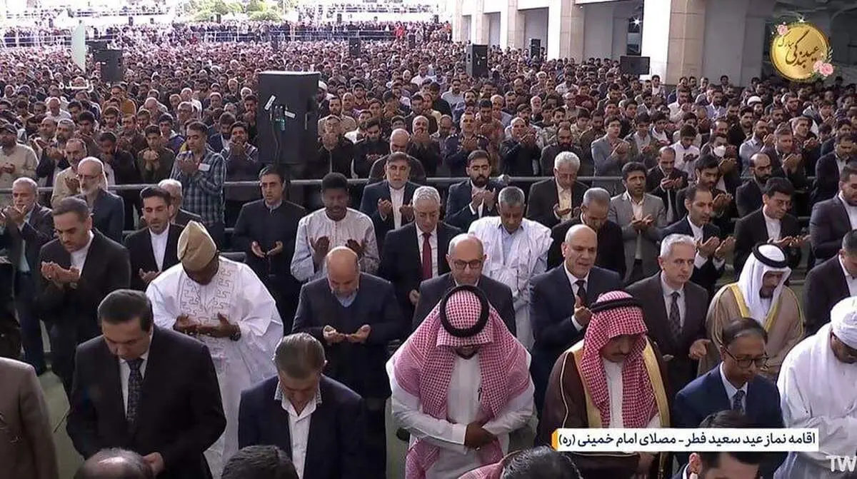 حضور سفرا و نمایندگان دیپلماتیک کشورهای خارجی در مصلی تهران + ببینید 