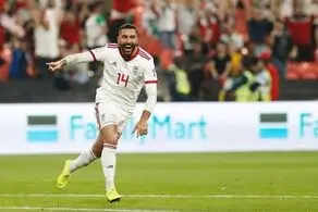 ستاره تیم ملی به چه کسی هیس می‌دهد؟+عکس