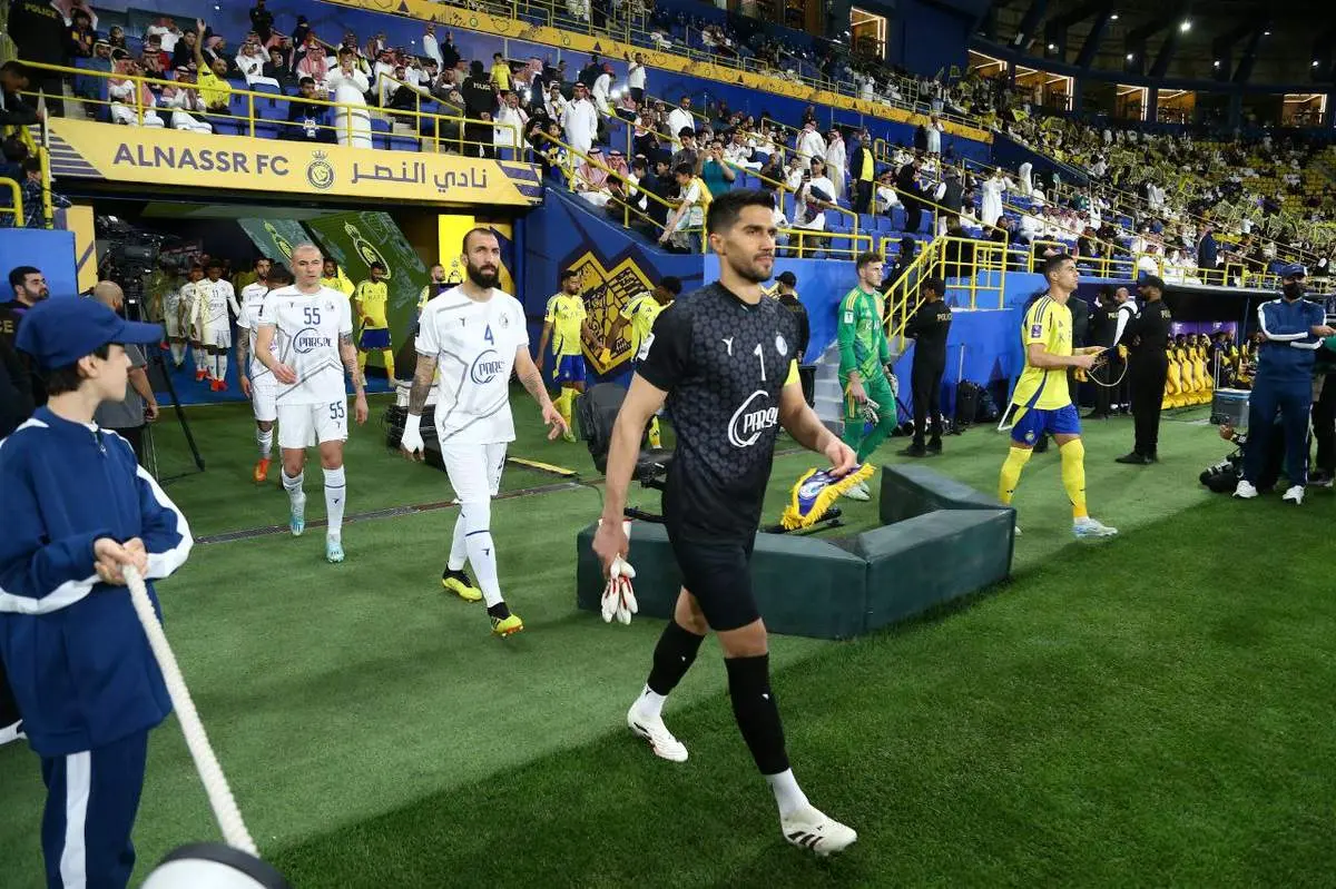 برکناری سیدحسین حسینی از استقلال؛ هواداران اعتراض کردند