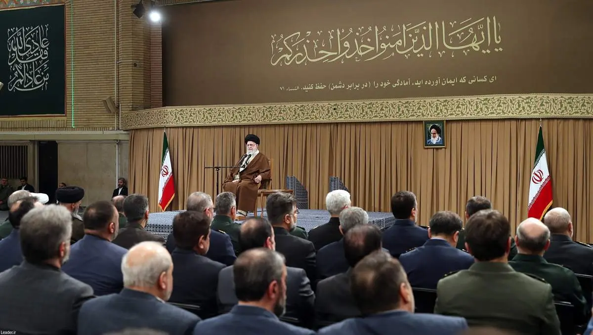 تقدیر رهبری از سخنان رئیس جمهور در راهپیمایی 22 بهمن| رهبر انقلاب: حقاً و انصافاً ملت ایران در مقابل تهدیدهای احمقانهای که مرتّب پشت سر هم صورت میگیرد کار بزرگی کردند