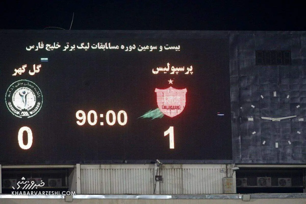 اعتراض جنجالی استقلال به کمک داور دیدار با ذوب آهن