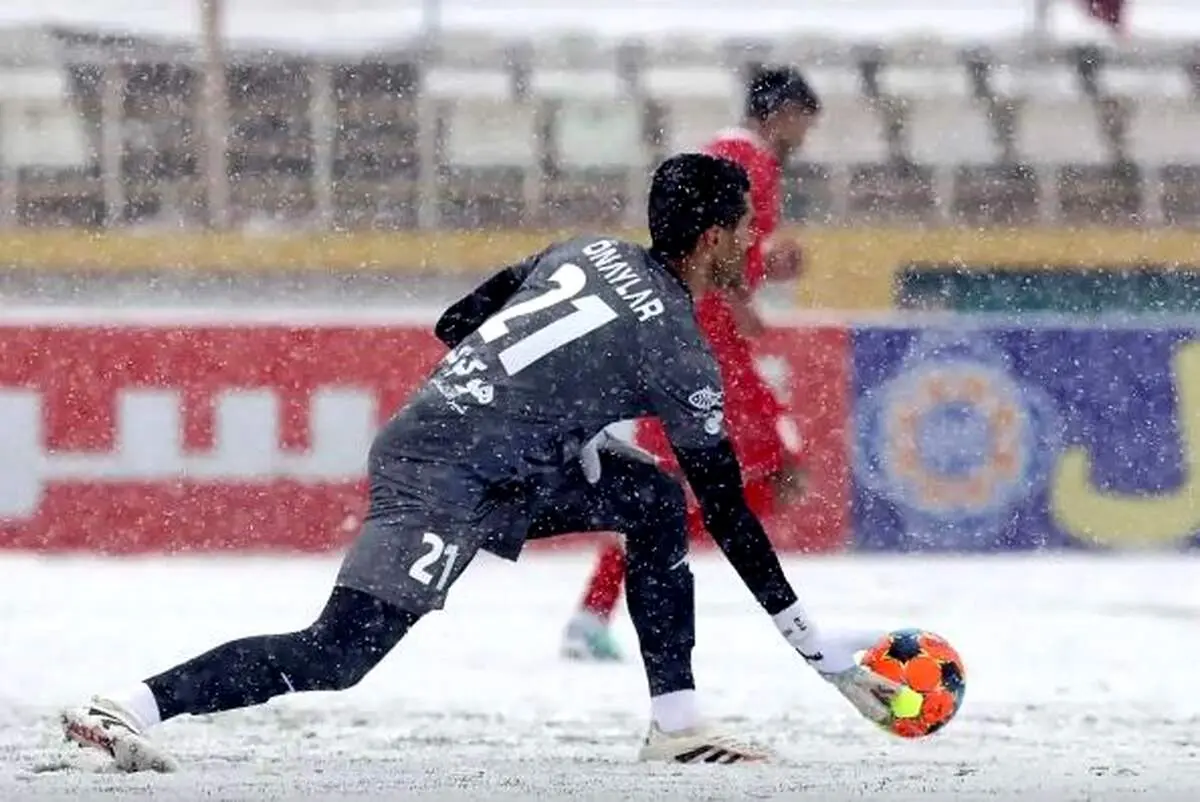 اقدام عجیب گزارشگر بازی پرسپولیس صدای همه را درآورد