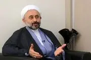 نقویان: استادان به درد بخور را بیرون بریزید در و دیوار دانشگاه که ارزشی ندارد