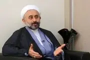 کنایه نقویان به زاکانی: در خبر دیدم آقای پزشکیان آن‌هایی که در مناظره به او بی‌ادبی کردند را هم در آغوش گرفته است، آفرین