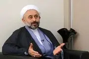 نقویان: استادان به درد بخور را بیرون بریزید در و دیوار دانشگاه که ارزشی ندارد