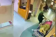 لحظه  دلخراش و غم انگیز سکته پزشک سرشناس مشهدی در حین طبابت

