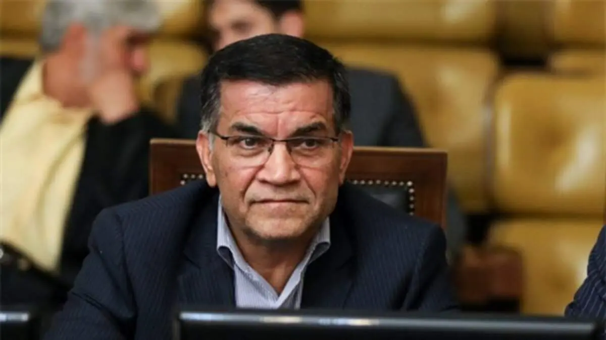 جریان اصولگرا علی‌رغم اینکه مورد عنایت حاکمیت است اما از انسجام نداشتن، رنج می برد 