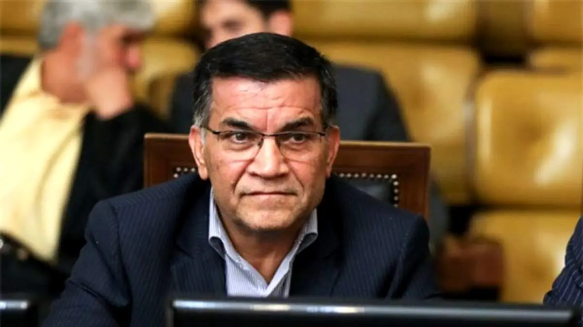 مداخله نمایندگان در عزل و نصب‌ها و مطالبه واگذاری اختیارات دولت به سایر نهادها را مترادف با هرج و مرج قلمداد می‌کنم 
