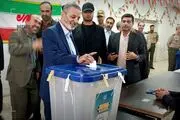 فرمانده کل ارتش کجا رای داد؟ 