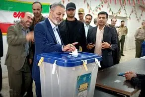 فرمانده کل ارتش کجا رای داد؟ 