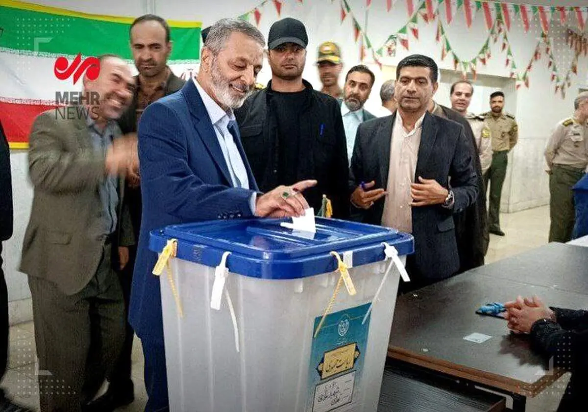 فرمانده کل ارتش کجا رای داد؟ 