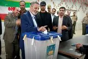 فرمانده کل ارتش کجا رای داد؟ 